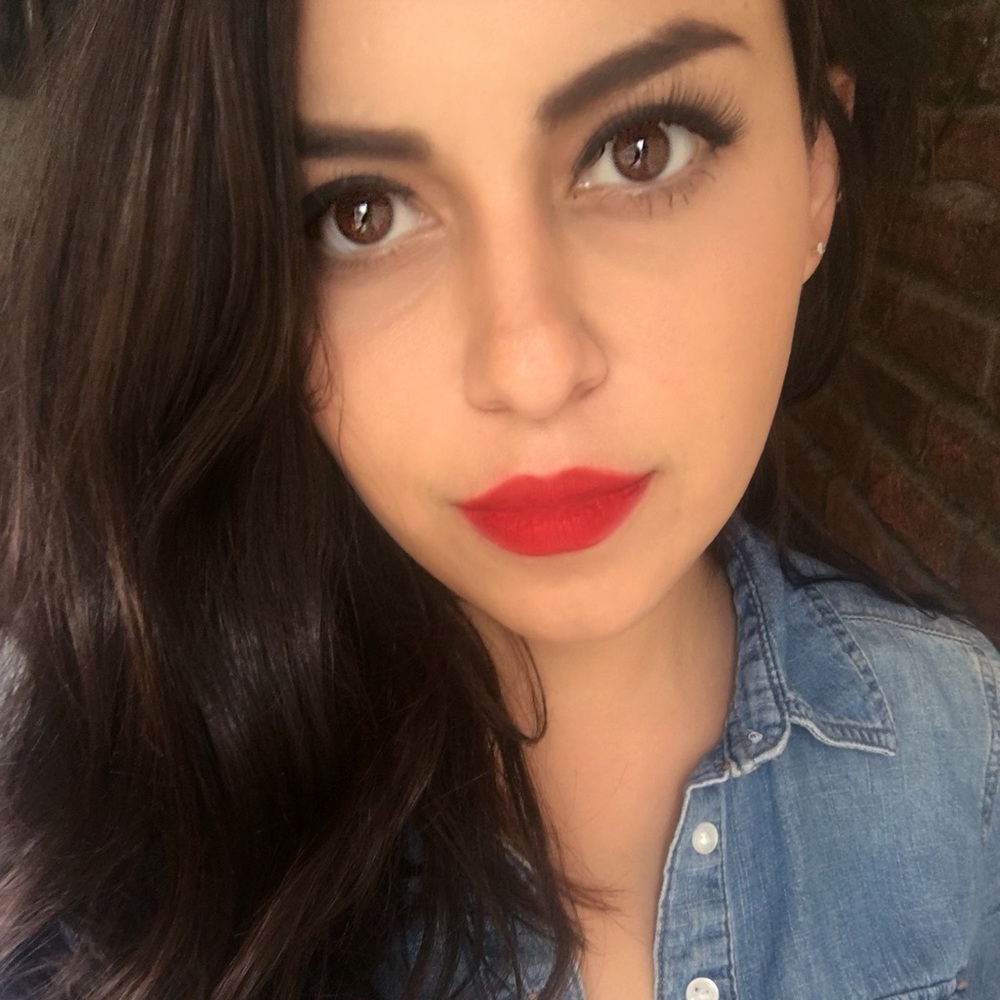 Meet your Posher, Daniela